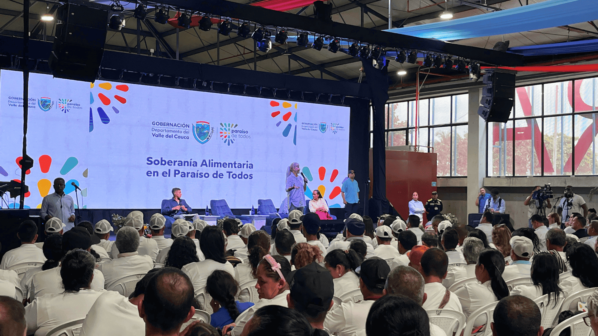 Secretaria de Agricultura y el CEO de Corpovalle