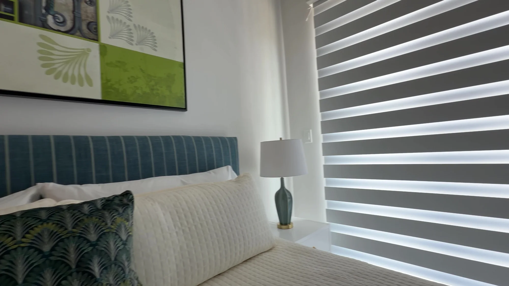 La Victoria zebra shade in the blue bedroom