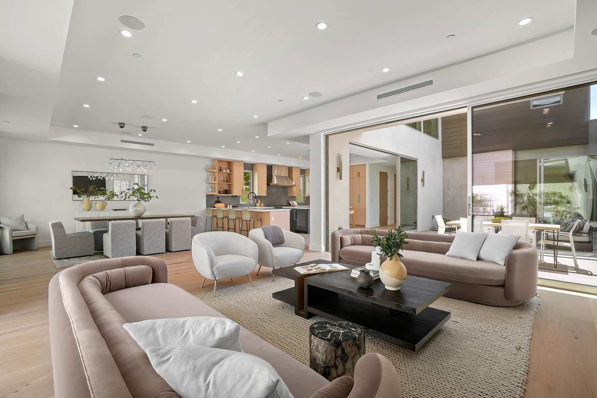 Fairburn Ave, Los Angeles – gallery photo 2