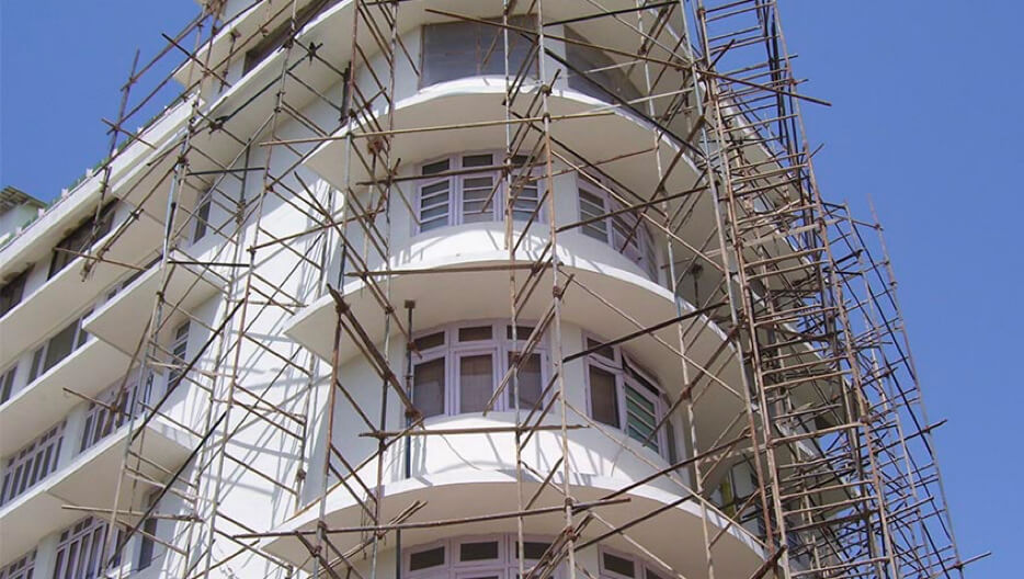 Prédio renovado com fachada modernizada
