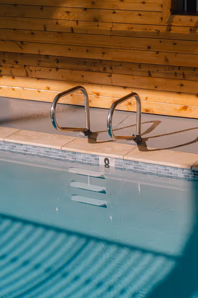 pool ladder thumbnail