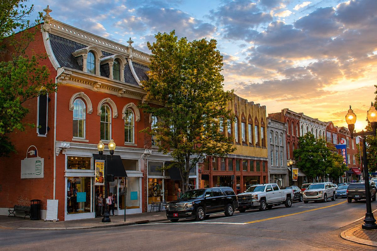 How Much Is Price Per Square Foot Actually Telling You About the Franklin Luxury Market?