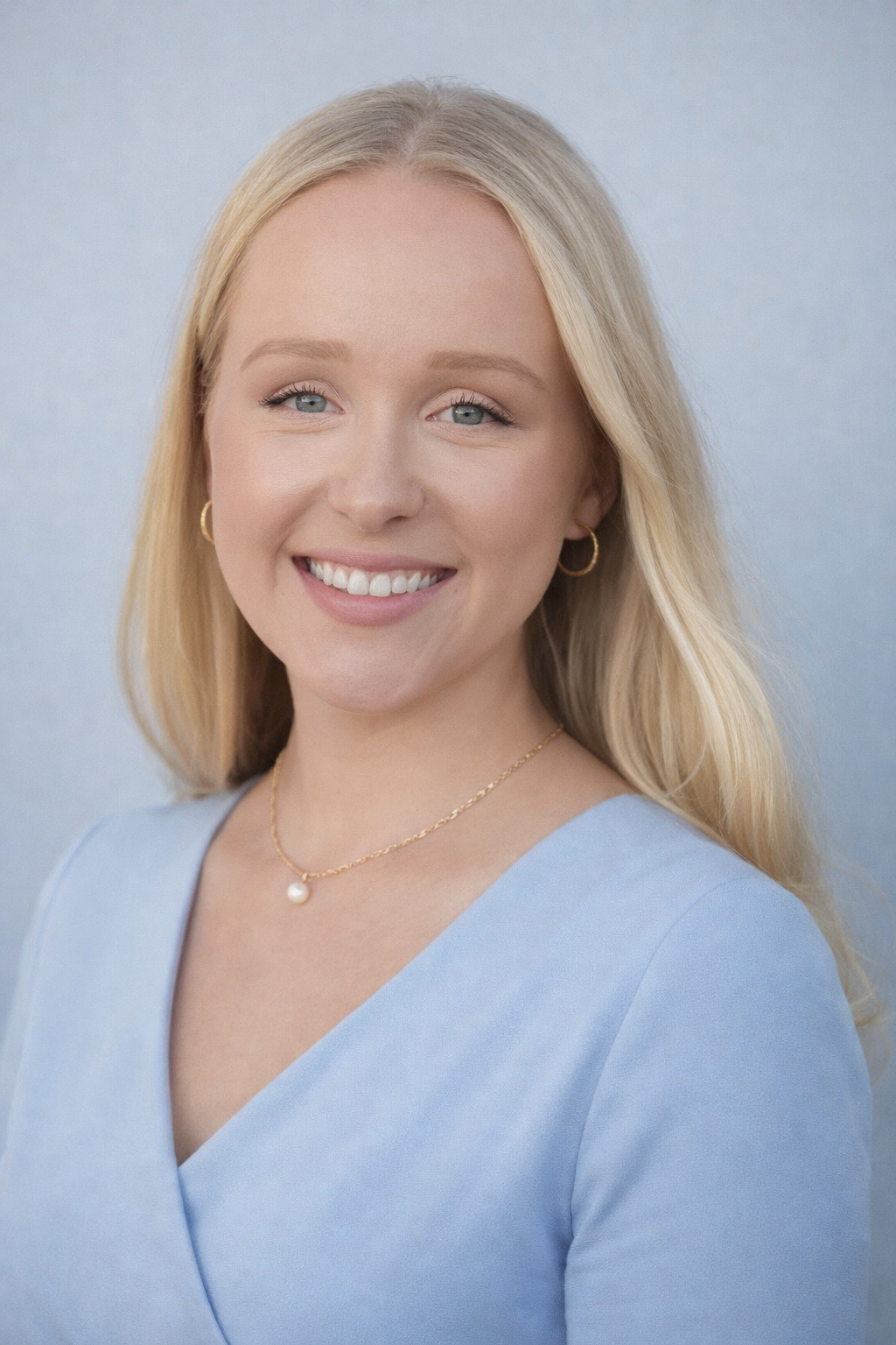 Black and white picture of Alyson Harris