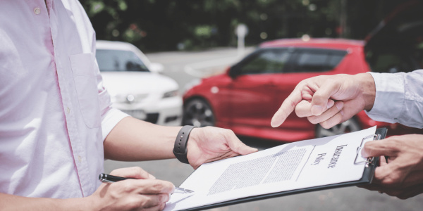 Kiểm tra xe và hợp đồng