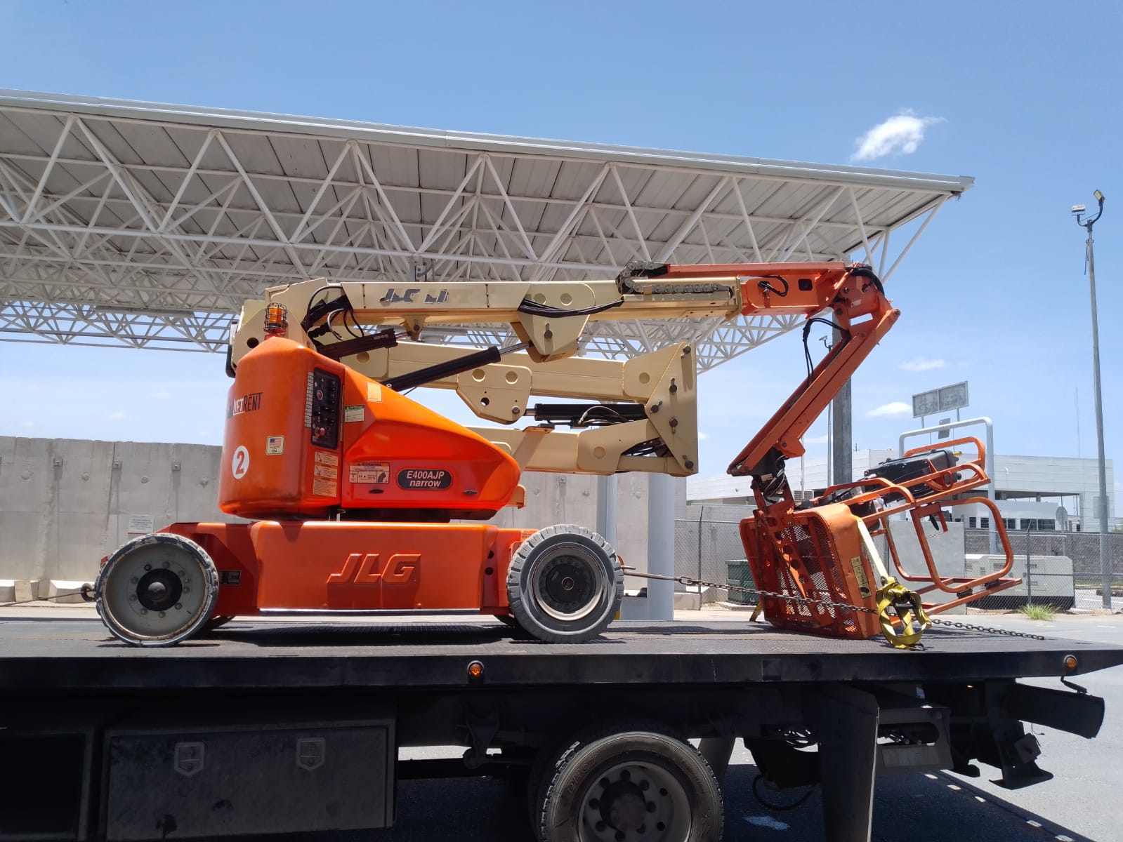 Plataforma Articulada Eléctrica de 40 Pies