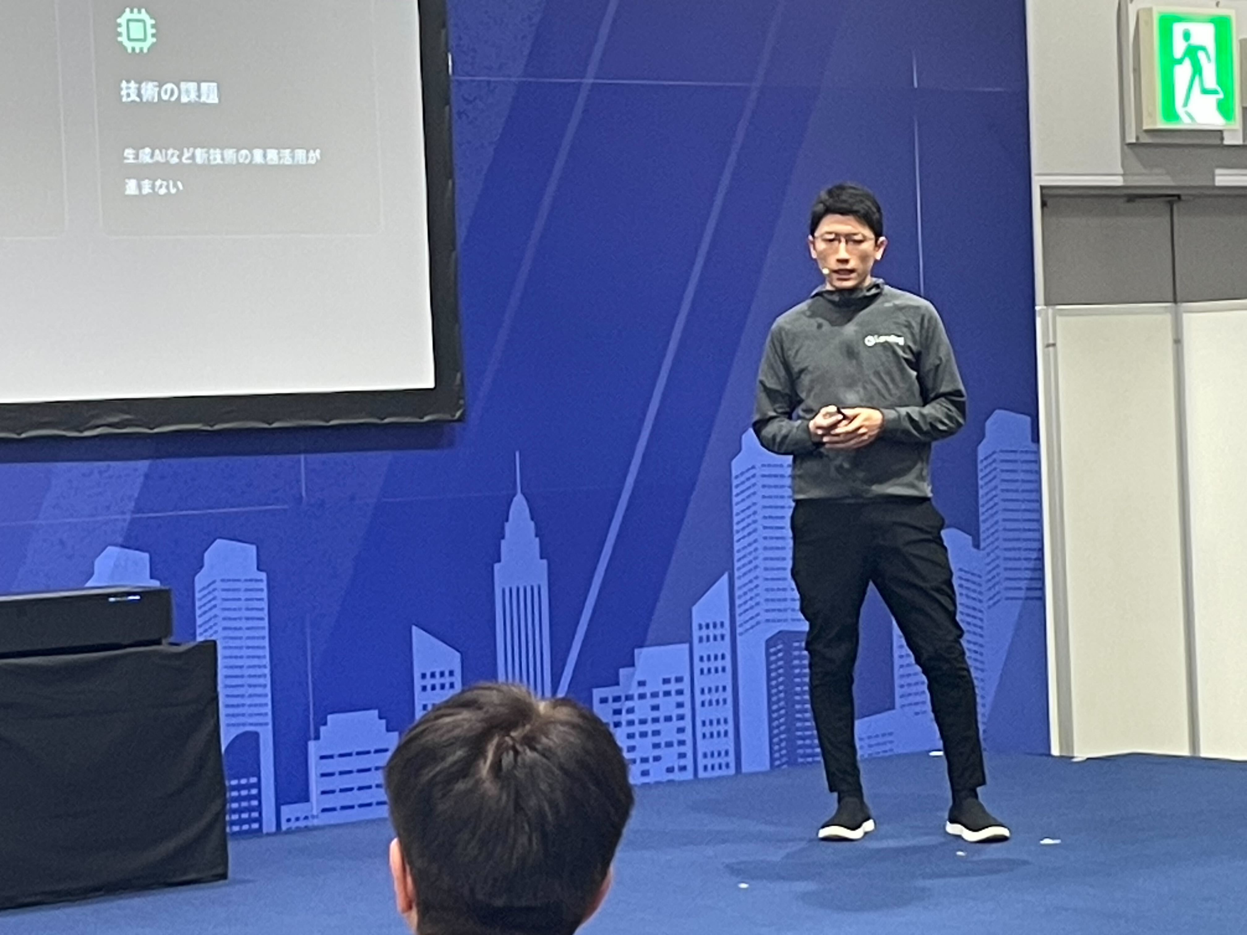 決勝審査でのプレゼンテーションの様子