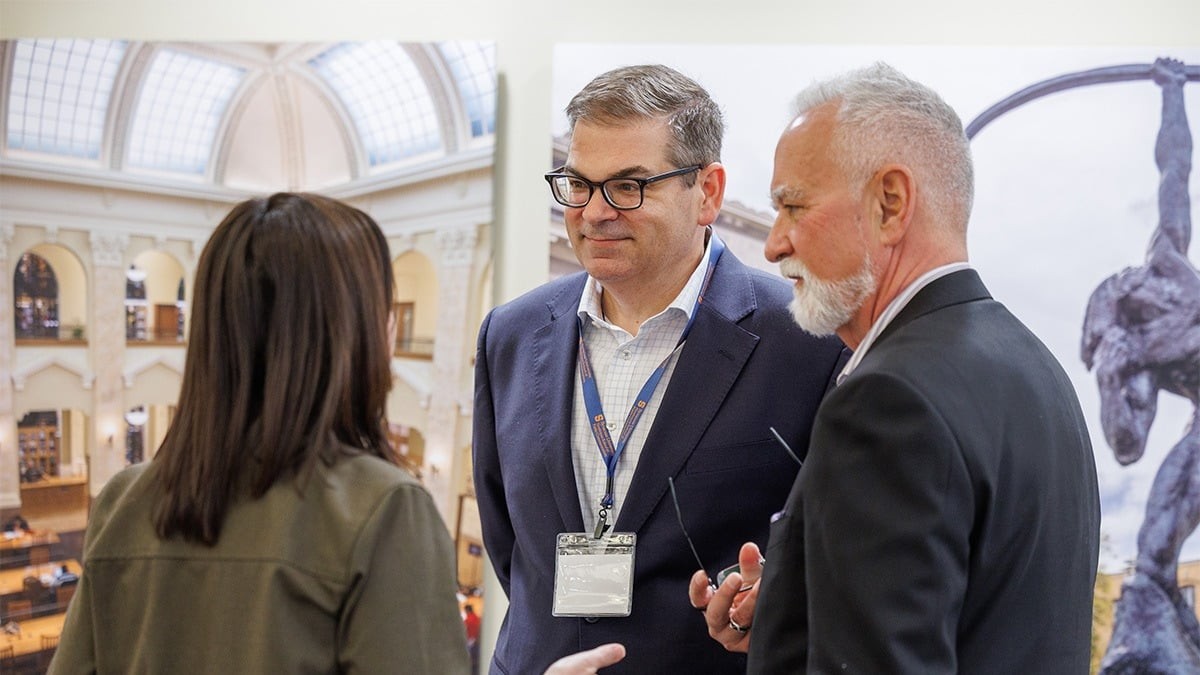 An informal conversation among participants at the leadership forum