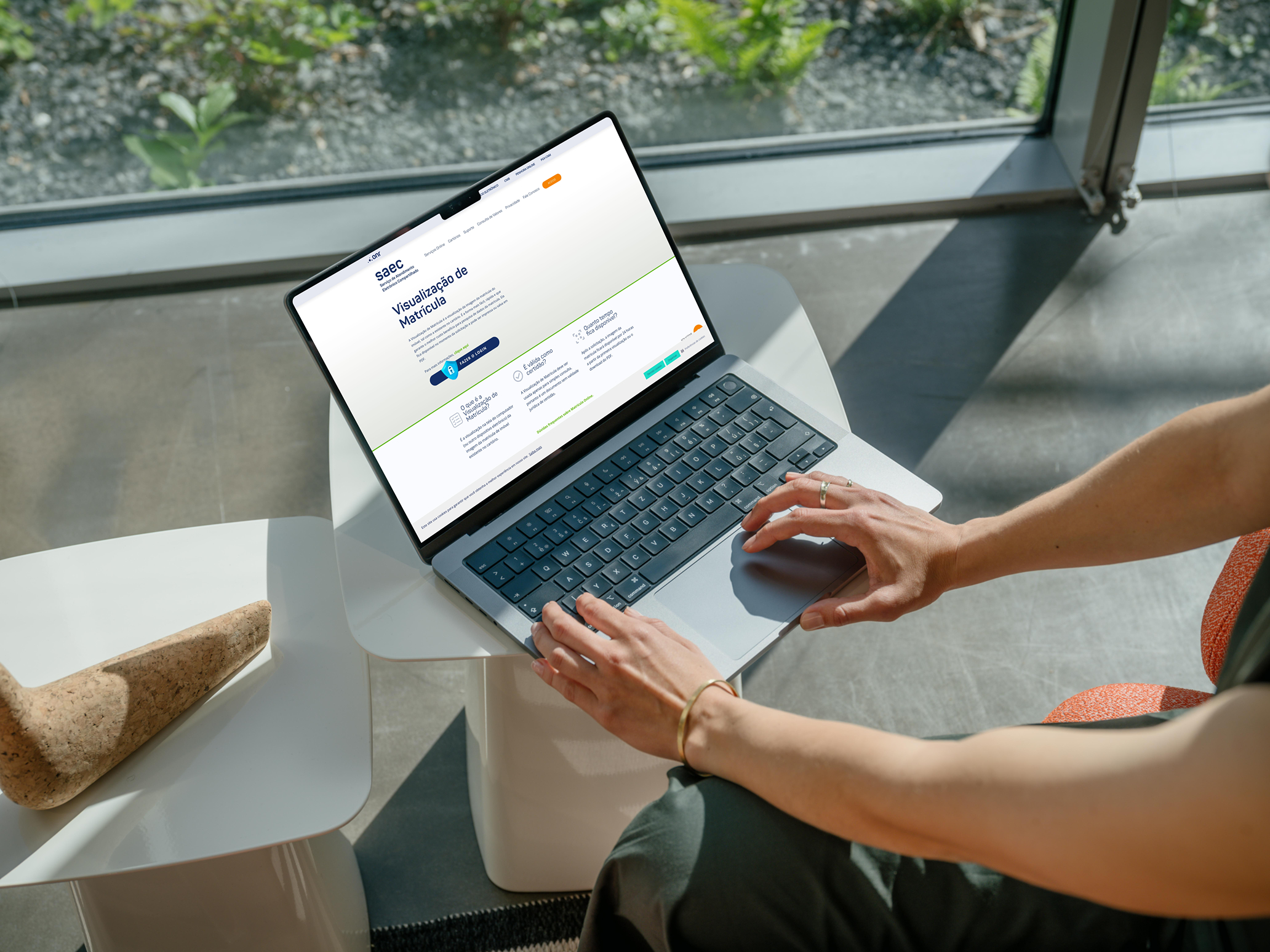 Desenvolvemos um backend robusto e altamente escalável para atender a uma necessidade crítica: realizar consultas complexas e simultâneas sobre matrículas de imóveis, vinculadas a pessoas físicas ou jurídicas, em milhares de cartórios por todo o Brasil.