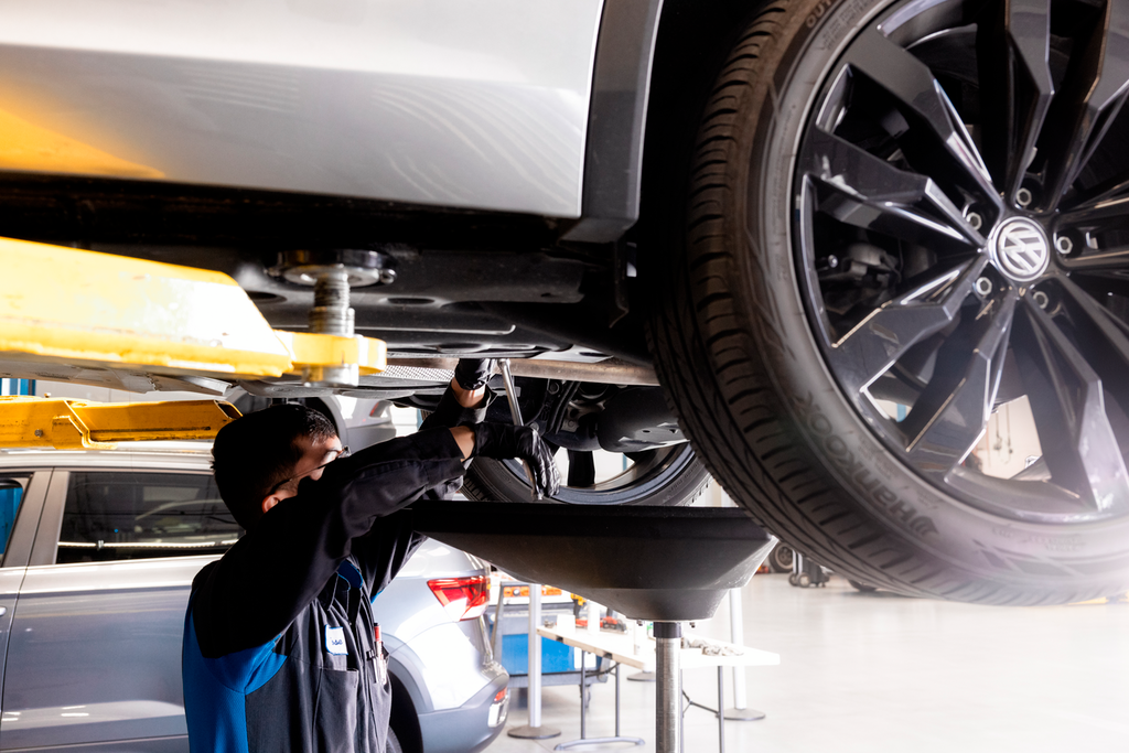 Volkswagen service center hours