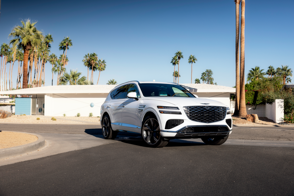 safest suv 2025 luxury