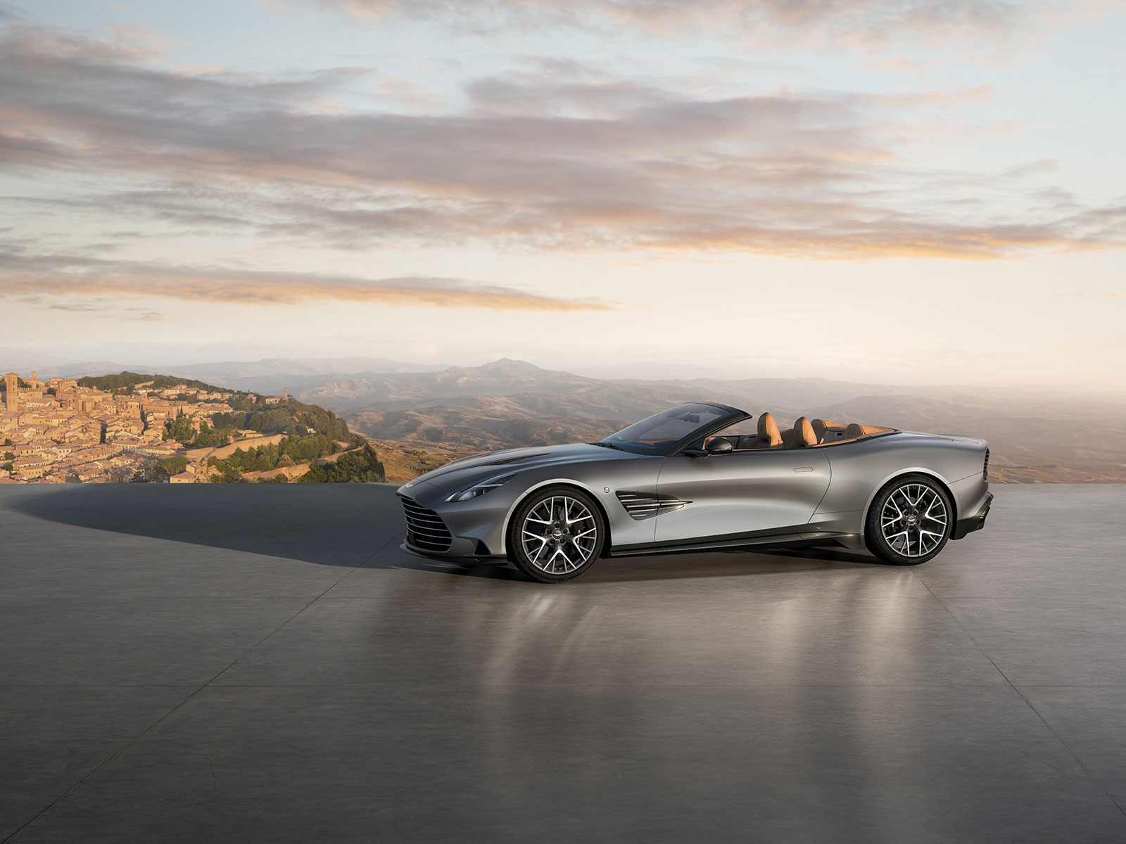Aston Martin Vanquish 25th Anniversary Edition