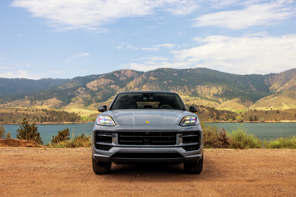 Leasing vs financing a Porsche | Photo credit: indiGO Auto Group