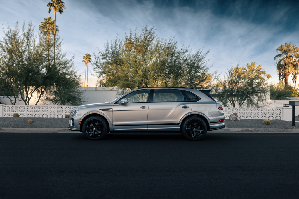 Bentley Bentayga vs Bentayga EWB | Photo credit: indiGO Auto Group