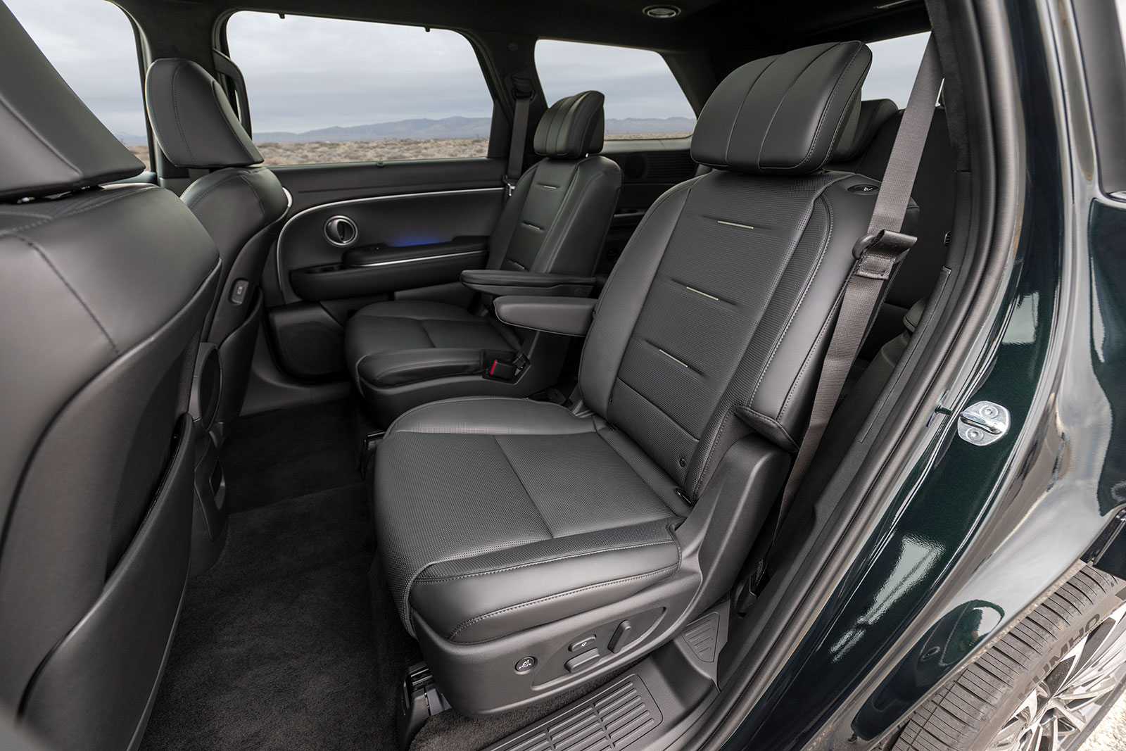 Which Palisade model has 8 seats?