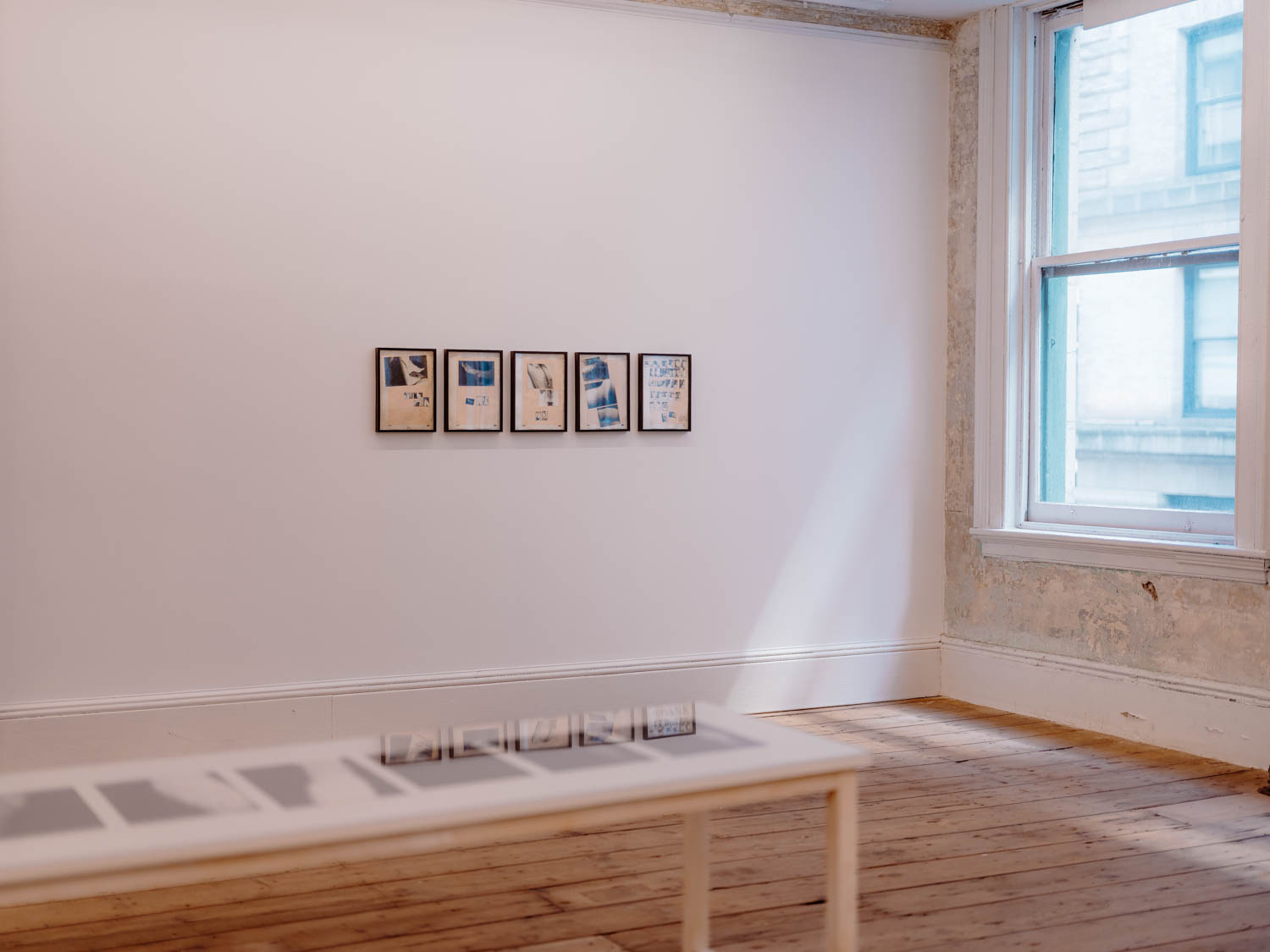 Inside 15 Orient Gallery showing Hudinilson Jr art