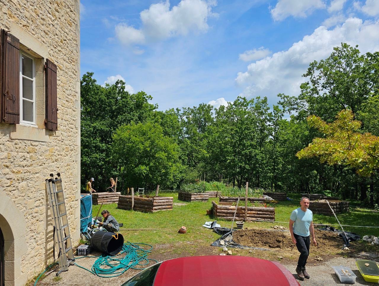 Théra raised beds