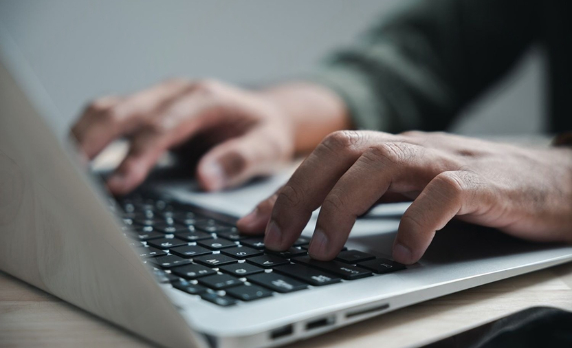 tenant writing a message to landlord