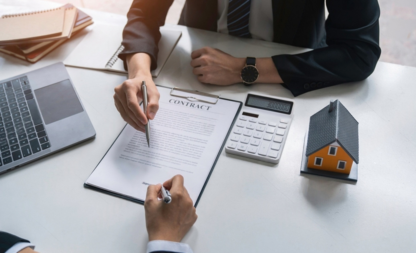 Signing the tenancy agreement