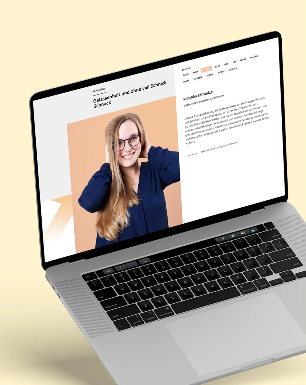 Impression der Kopfstand Website auf einem Laptop