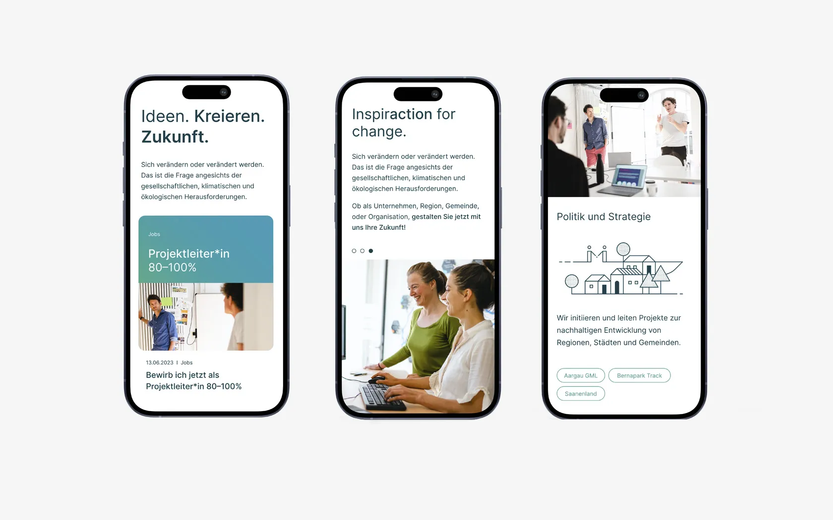 Drei Smartphones zeigen die umgesetzte Website im responsiven Design