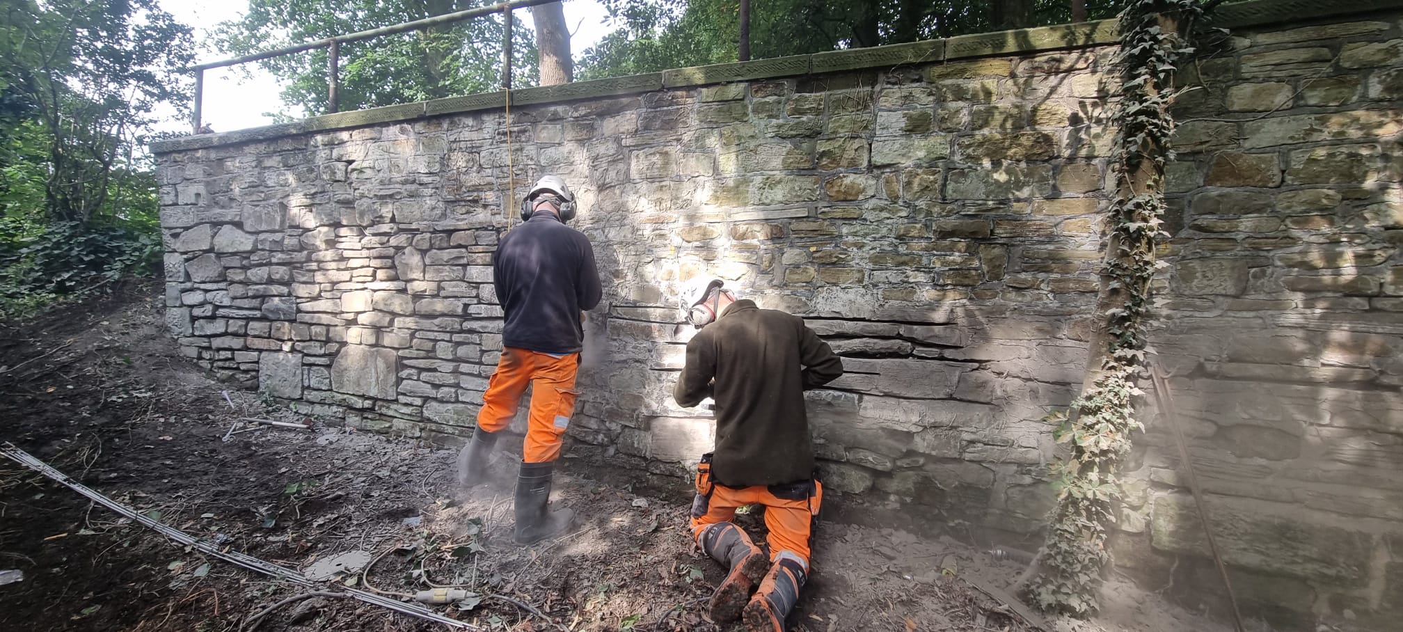 retaining wall contractors