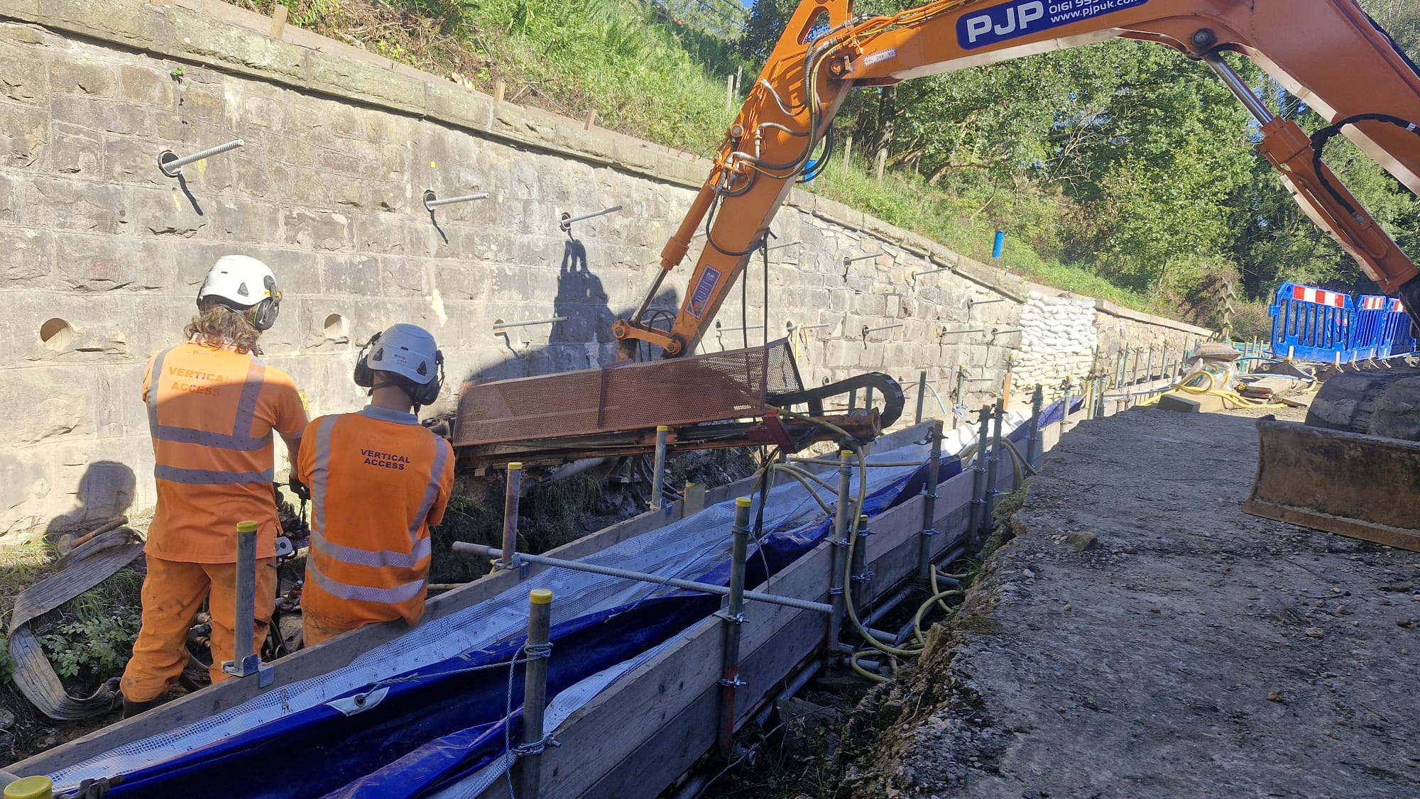 installation of earth anchors for retaining wall stabilisation