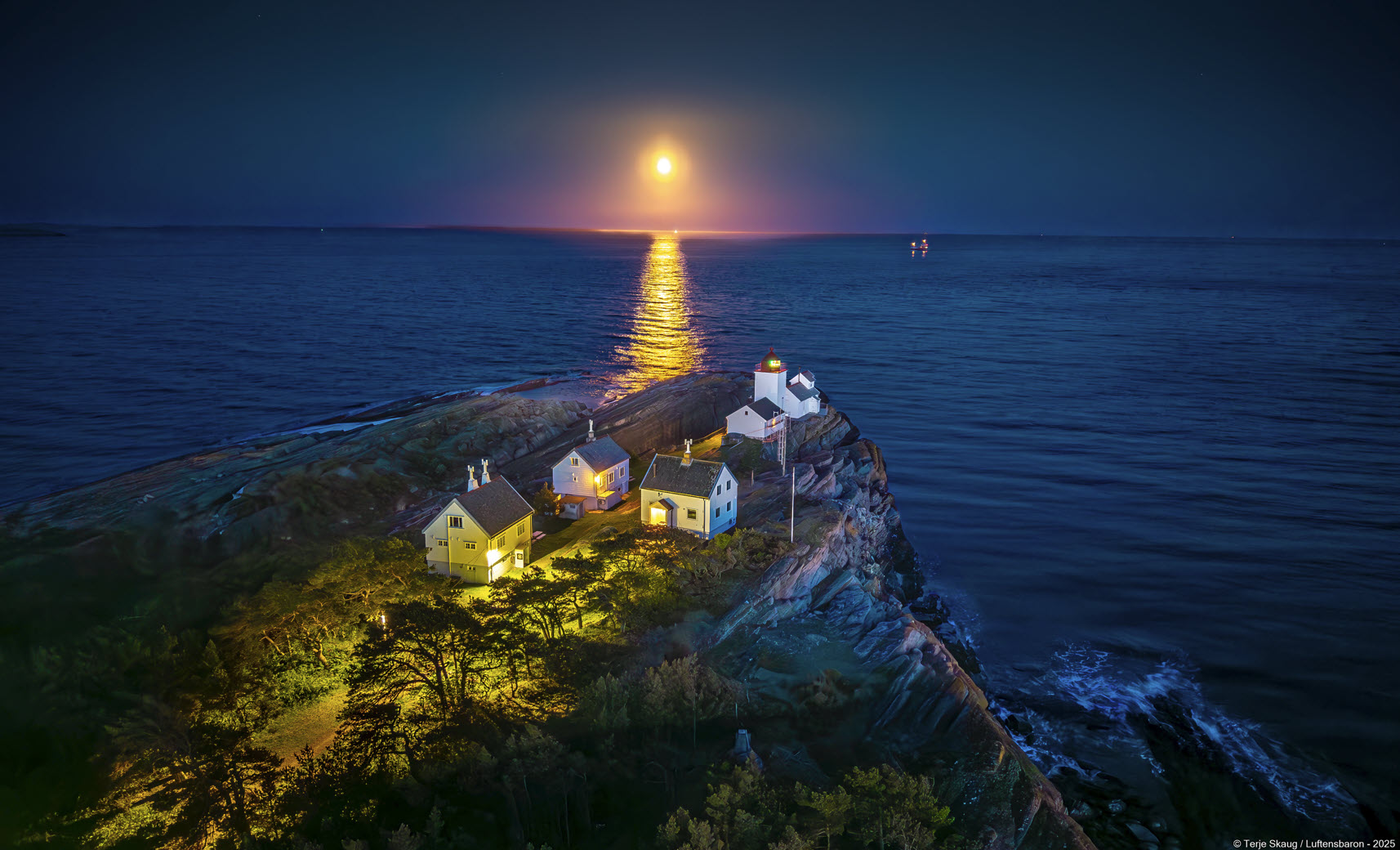 Langesund i måneskinn1