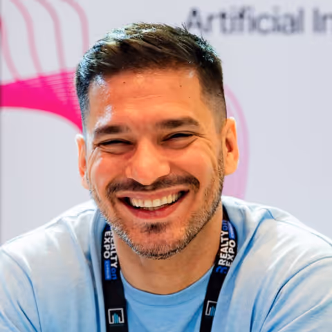 George Koskinas is a sales expert with focus on implementing AI in Sales in Greece and Cyprus