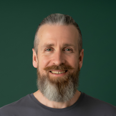 Sergey Osipov – Chief Strategy Officer & Founder at Placy – Professional Business Headshot