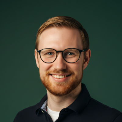 Michael Zhigarev – Chief Marketing Officer & Founder at Placy – Professional Business Headshot