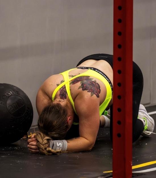 A person in a gymAI-generated content may be incorrect.