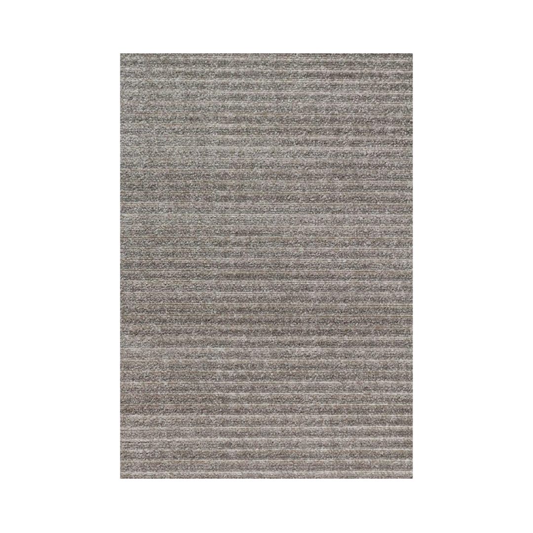 A busca pelo paraíso, físico ou imaginado, inspira a coleção Utopia, com tapetes de linhas em movimento contínuo. A base em buclê combinada à pelagem cortada proporciona maciez ao toque. Produzido em 100% polipropileno, possui fácil limpeza, resistência ao mofo e é ideal para uso indoor & outdoor.