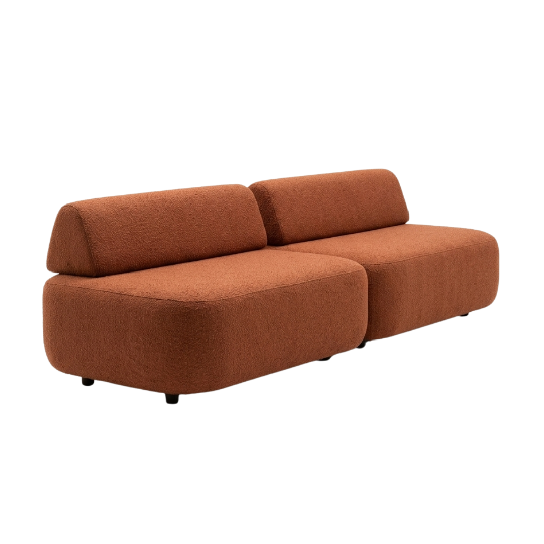 Sofá modular Dominic. Versátil, elegante e feito para áreas externas que pedem permanência. Composições livres, conforto absoluto e resistência ao tempo sem abrir mão da estética. Para viver o lado de fora com intenção.