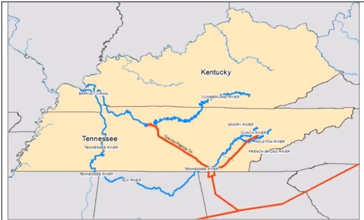 The Cumberland and Tennessee Rivers in blue and the Colonial Pipeline in red.