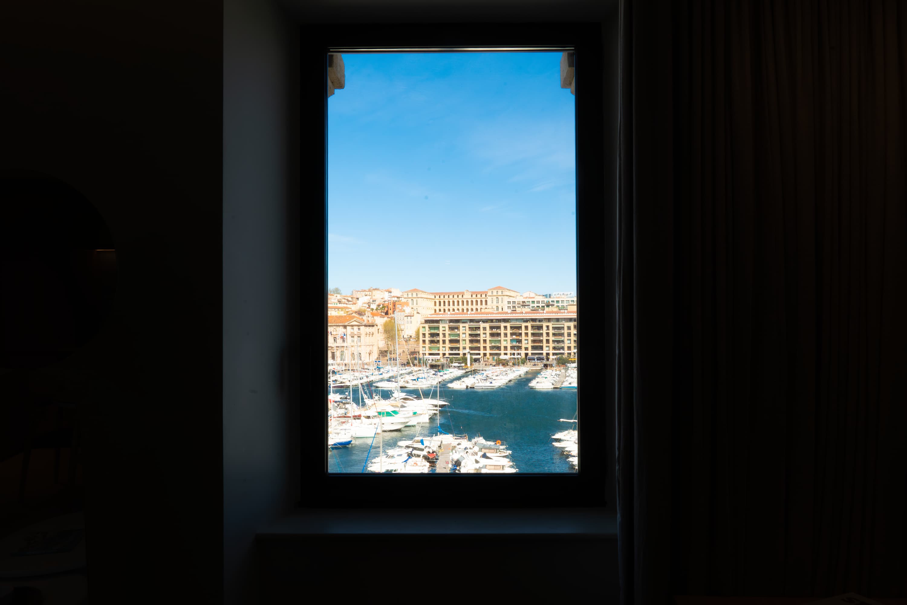 Quartier animé et proche du centre – Séjour d’exception avec Maison Galante à Marseille.