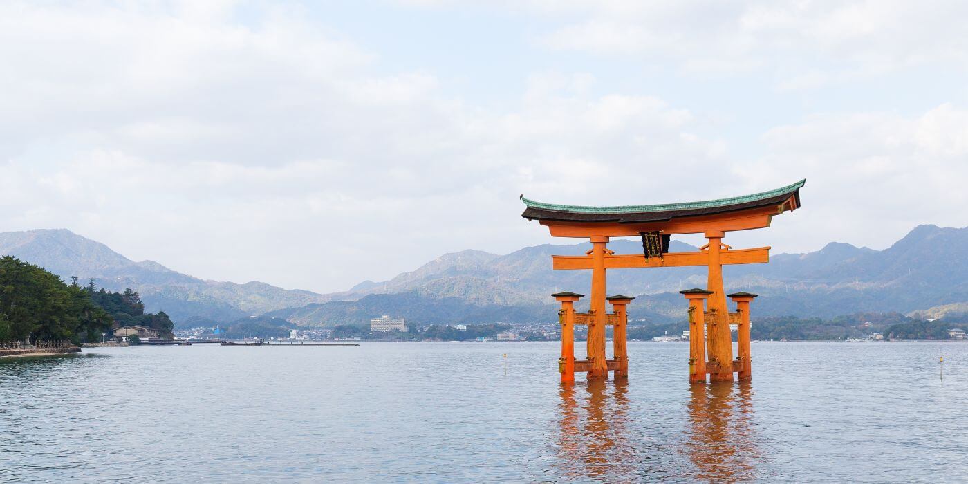 Miyajima Day Trip Guide: Floating Shrines, Wild Deer & Maple Snacks