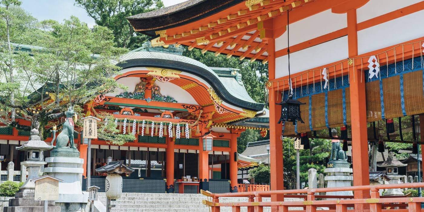 How to Respectfully Visit Shrines & Temples in Japan