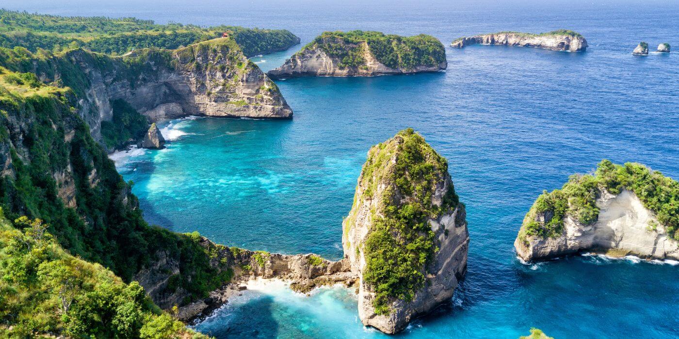 Nusa Penida Travel Guide: Beaches, Cliff Views & Bucket List Adventures