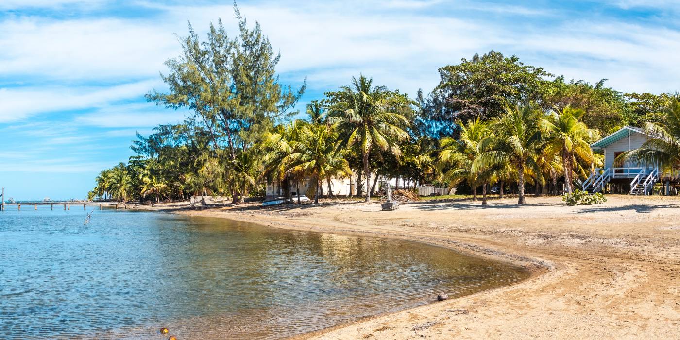Utila vs. Roatán: Which Honduran Bay Island Is Right for You?