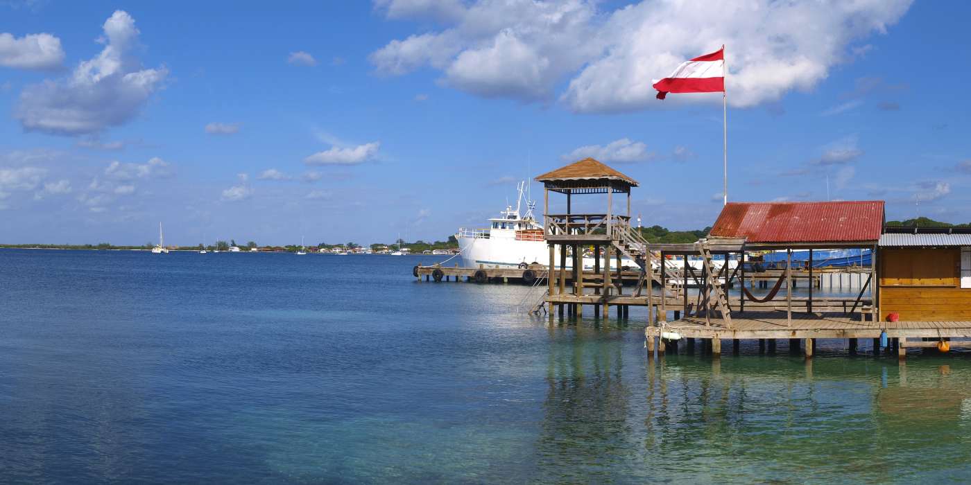 How to Get to Utila Island: Flights, Ferries, and Insider Tips