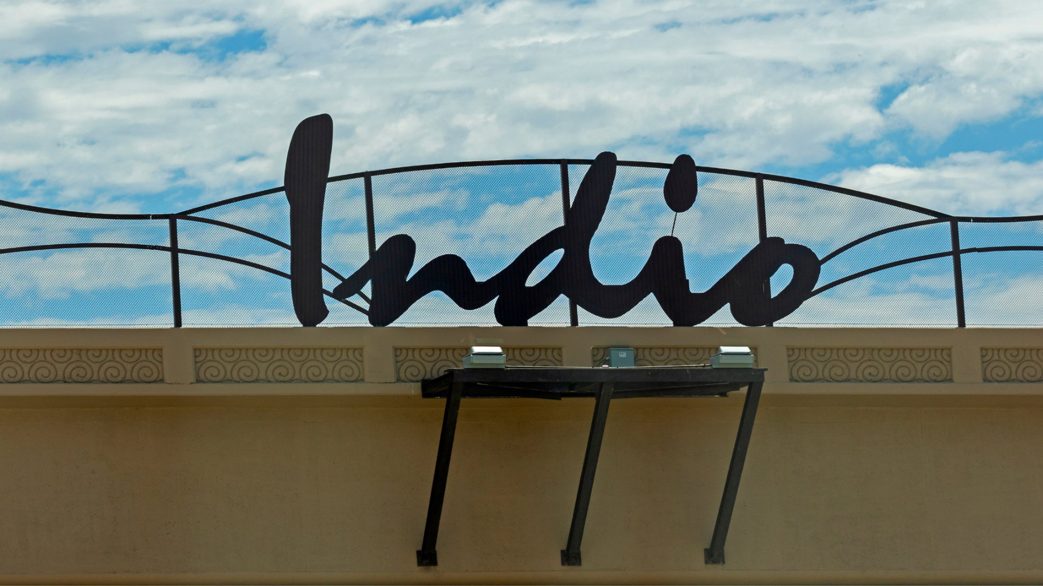 Indio, California city sign, home to a growing FSBO and flat fee MLS housing market