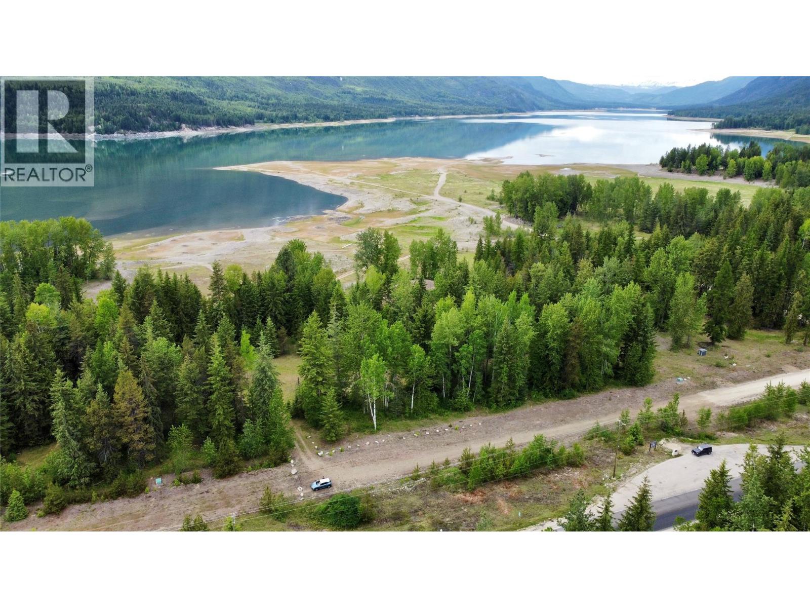 Access to the lake at your doorstep