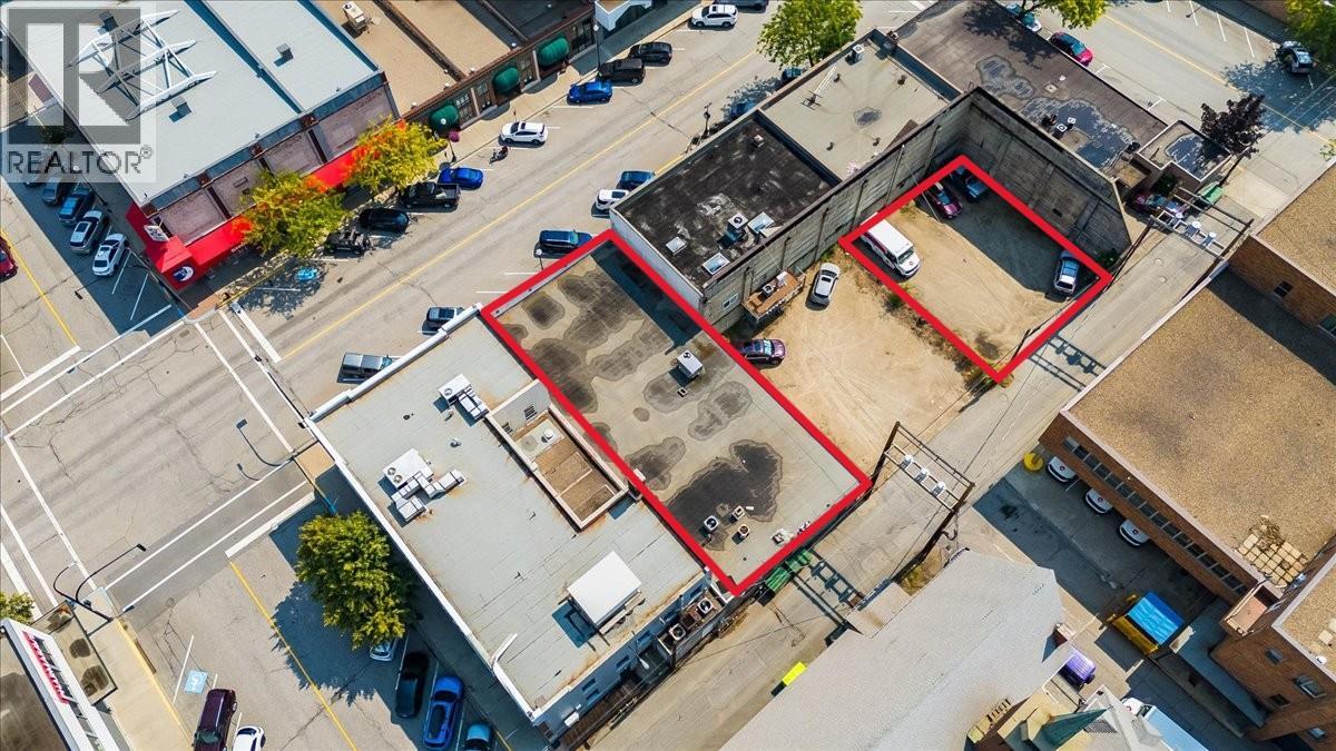 This photo has been edited to show approximate property boundaries. This is not a survey or official record.