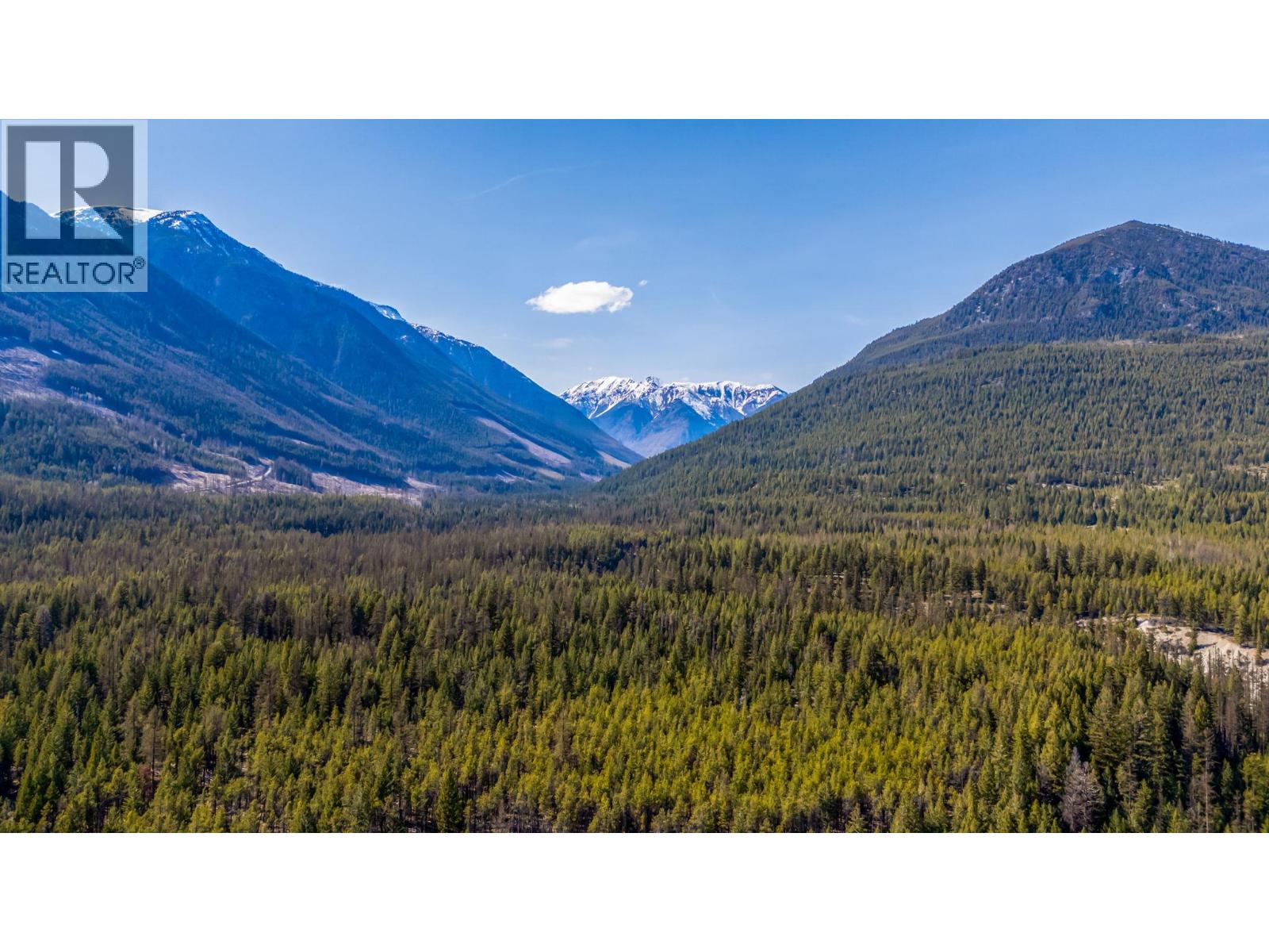 Mountain views in every direction