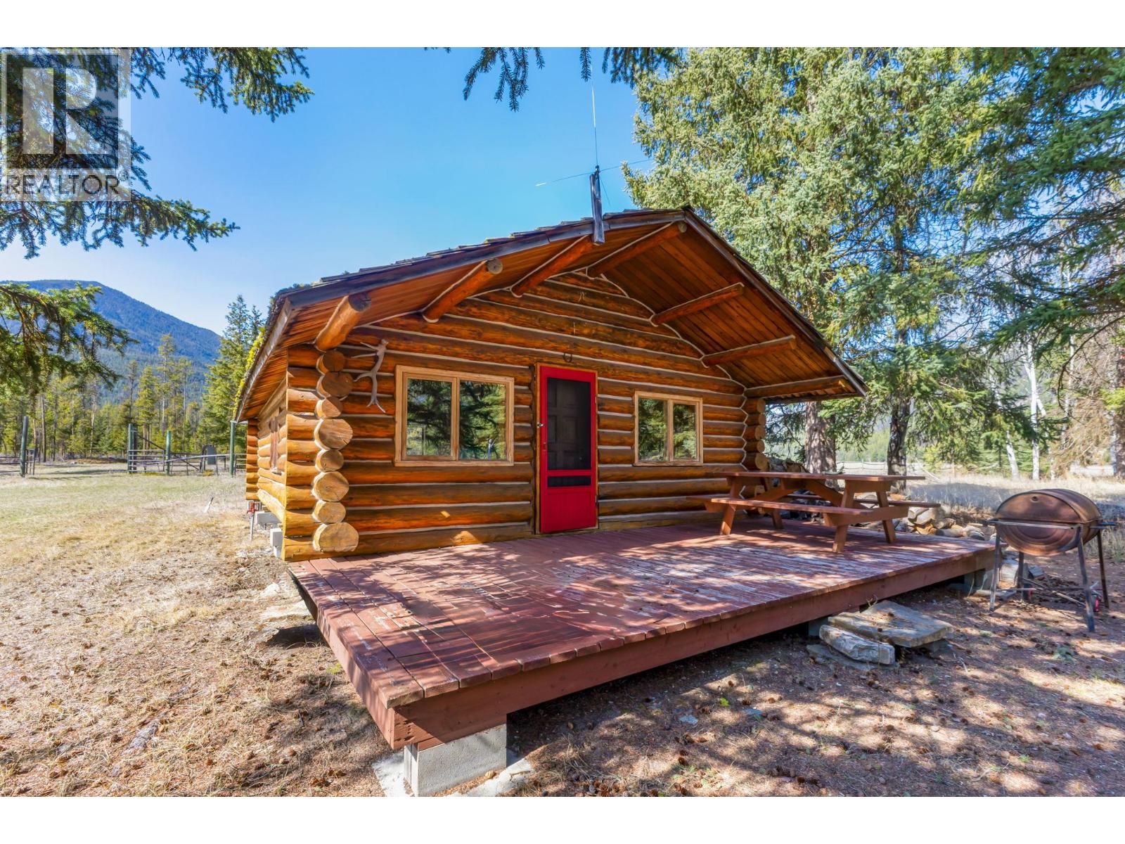 Authentic mountain living in complete seclusion