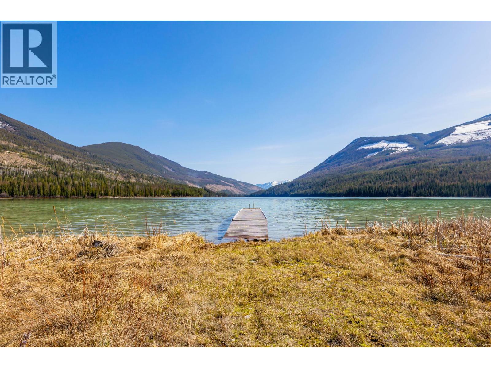 Whitetail Lake at your doorstep