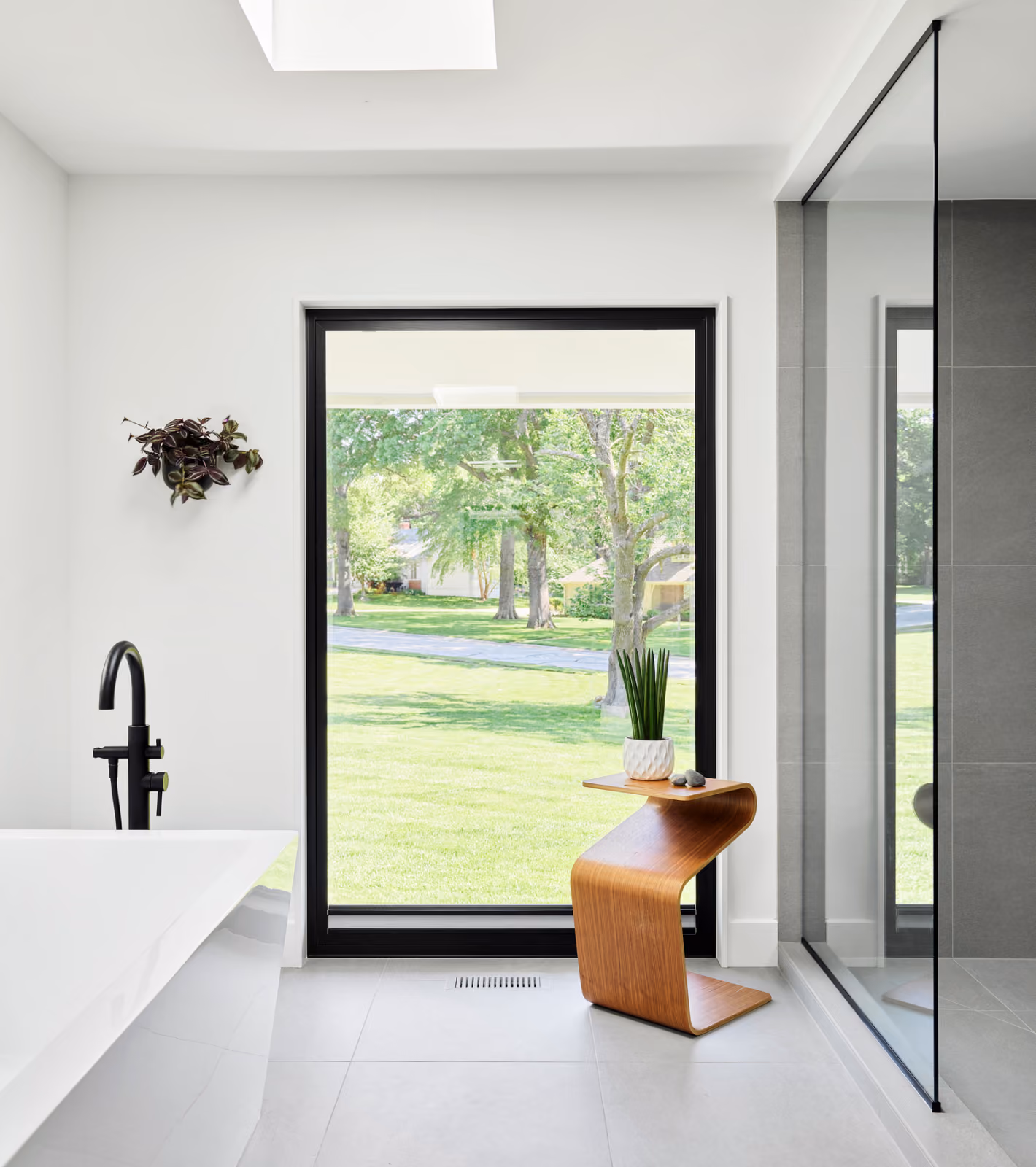 Modern bathroom