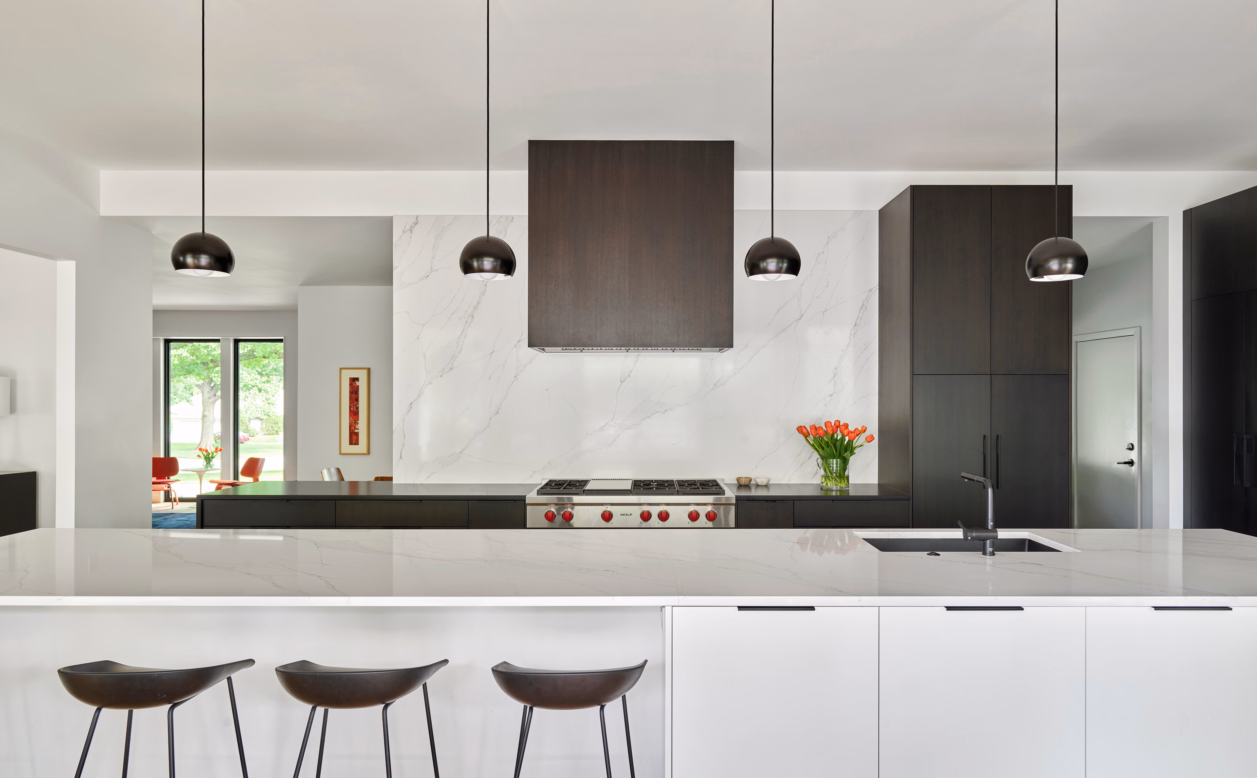 Luxury custom kitchen by Faust Construction — project management excellence in Kansas City