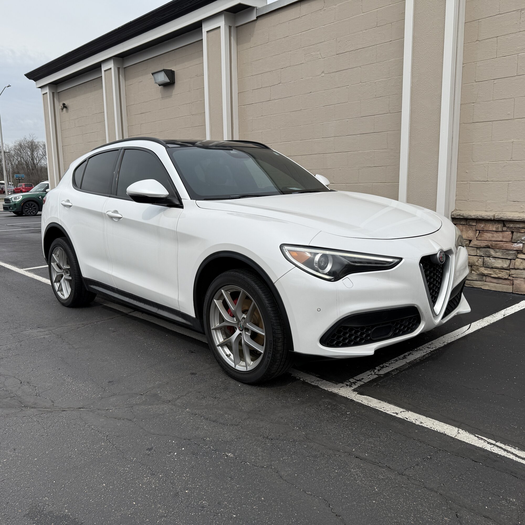 2018 Alfa Romeo Stelvio Q4 - Thumbnail 2