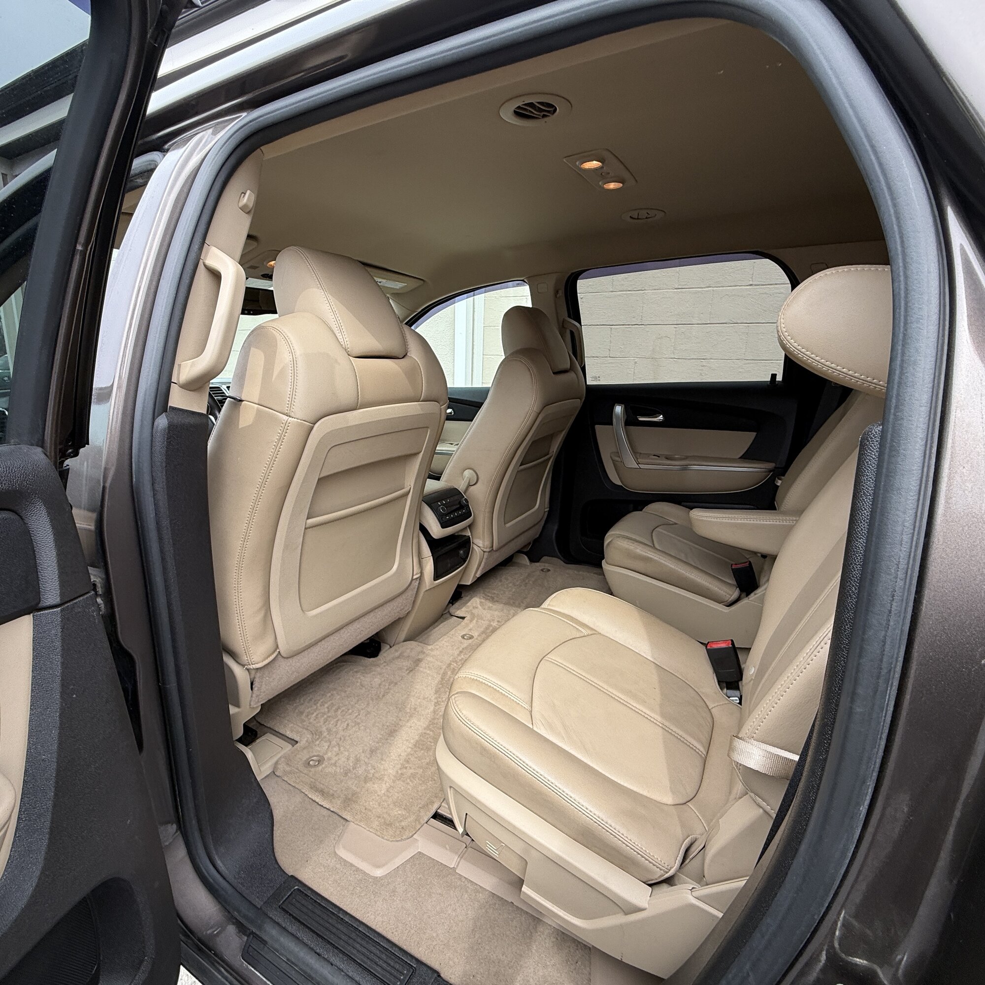 2011 GMC Acadia - Thumbnail 8